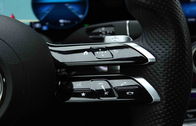 MERCEDES_MERCEDES_EKLASSE_2654598_22.jpg