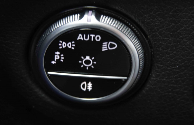 MERCEDES_MERCEDES_EQE_2550765_10.jpg
