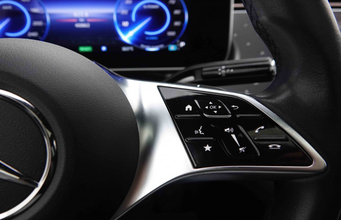 MERCEDES_MERCEDES_EQE_2550765_21.jpg