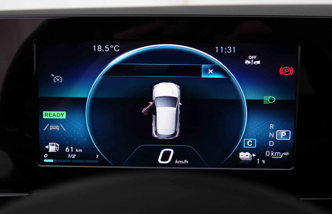 MERCEDES_MERCEDES_GLA_2549768_17.jpg