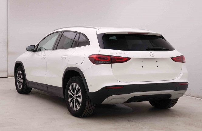 MERCEDES_MERCEDES_GLA_2549768_28.jpg