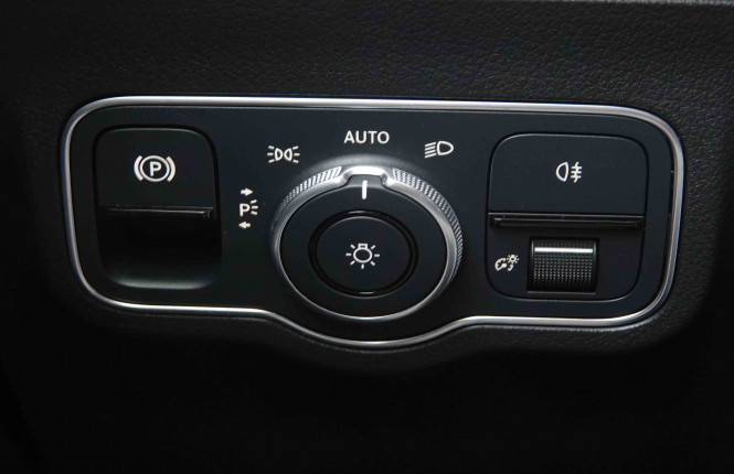MERCEDES_MERCEDES_GLA_2550247_9.jpg
