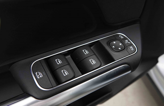 MERCEDES_MERCEDES_GLA_2653220_21.jpg
