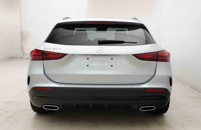 MERCEDES_MERCEDES_GLA_2653220_30.jpg