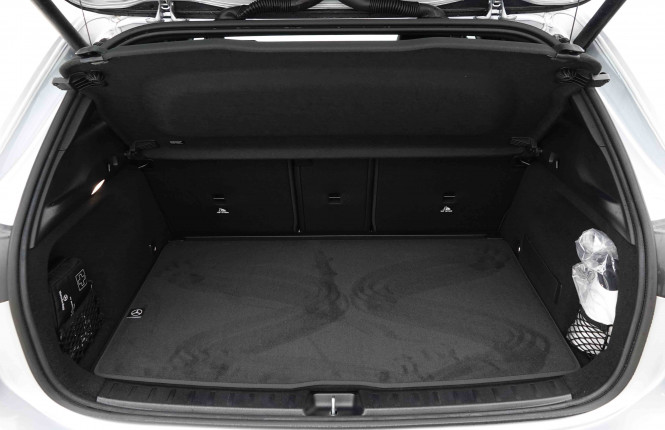 MERCEDES_MERCEDES_GLA_2653220_5.jpg