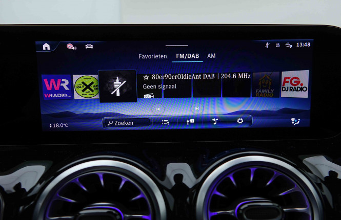 MERCEDES_MERCEDES_GLA_2655209_12.jpg