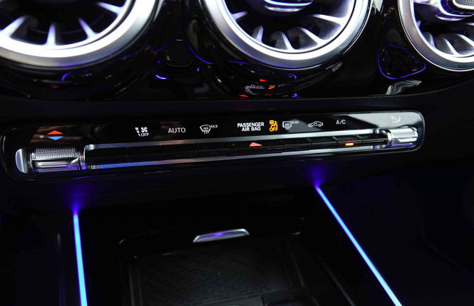 MERCEDES_MERCEDES_GLA_2655209_14.jpg