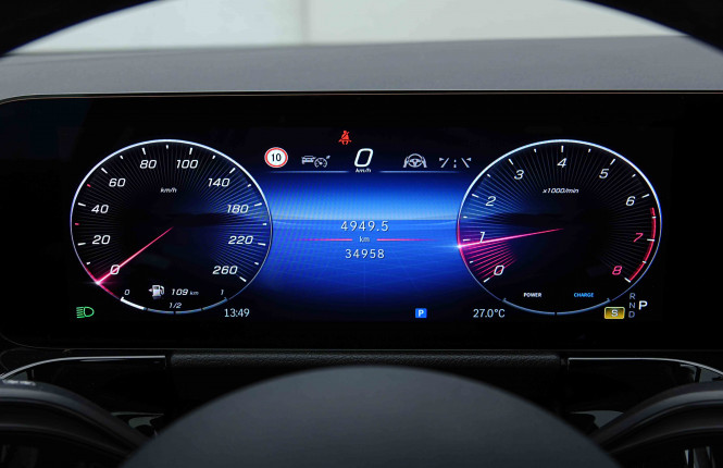 MERCEDES_MERCEDES_GLA_2655209_15.jpg