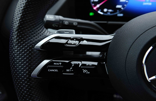 MERCEDES_MERCEDES_GLA_2655209_18.jpg