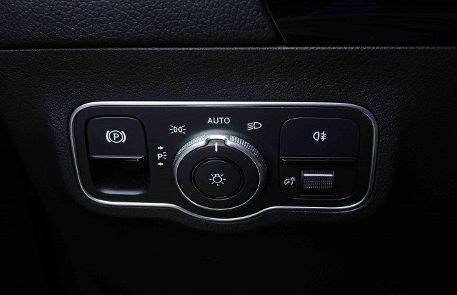 MERCEDES_MERCEDES_GLA_2655209_20.jpg