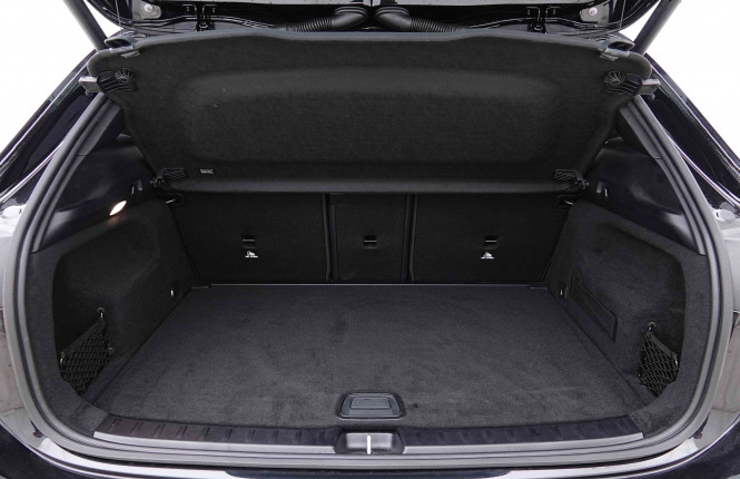 MERCEDES_MERCEDES_GLA_2655209_5.jpg