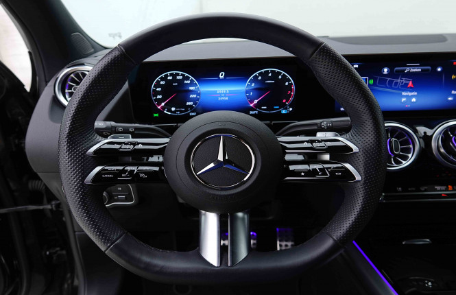 MERCEDES_MERCEDES_GLA_2655209_9.jpg