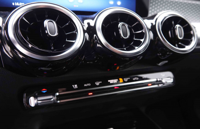 MERCEDES_MERCEDES_GLB_2549326_16.jpg