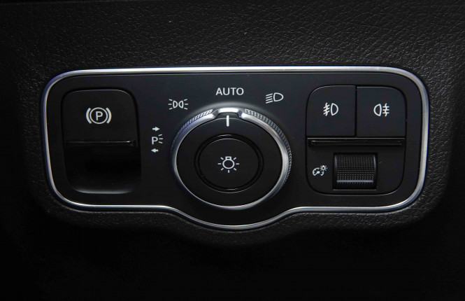 MERCEDES_MERCEDES_GLB_2550298_11.jpg