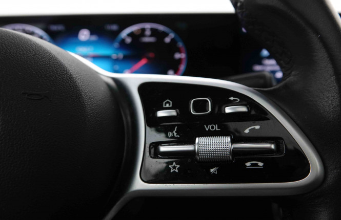 MERCEDES_MERCEDES_GLB_2550298_25.jpg