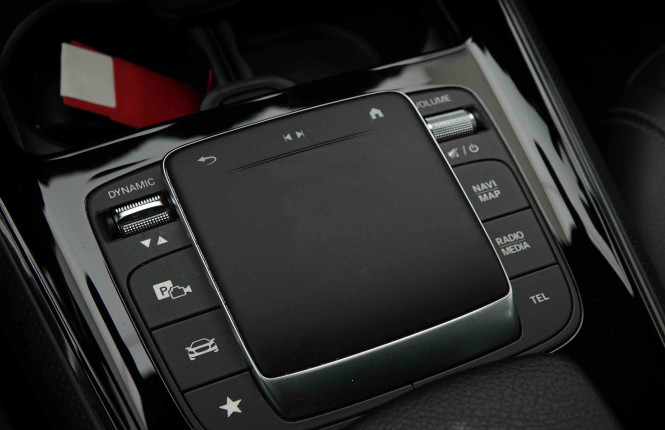 MERCEDES_MERCEDES_GLB_2654533_13.jpg
