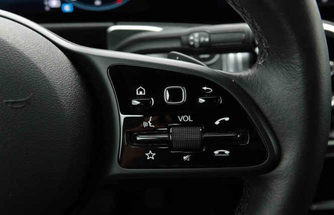 MERCEDES_MERCEDES_GLB_2654533_18.jpg