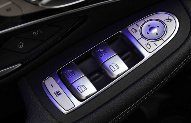 MERCEDES_MERCEDES_GLC_2654596_26.jpg