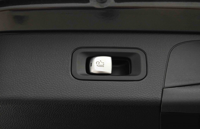 MERCEDES_MERCEDES_GLC_2654596_7.jpg