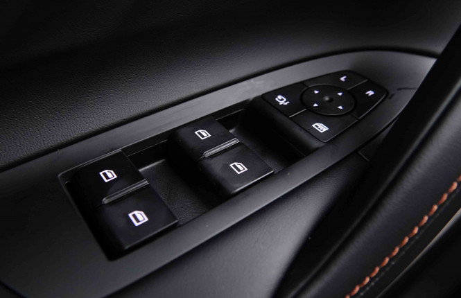 MG_MG_HS_2551734_21.jpg MG_MG_HS_2551734_21.jpg