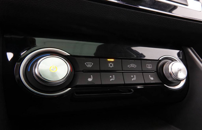 MG_MG_ZS_2551643_16.jpg MG_MG_ZS_2551643_16.jpg