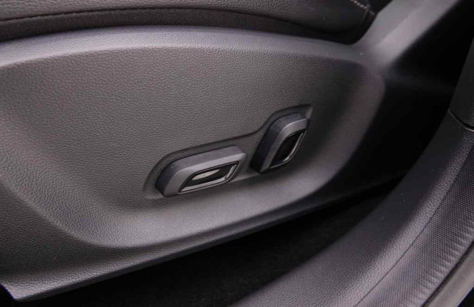 MG_MG_ZS_2551643_7.jpg MG_MG_ZS_2551643_7.jpg