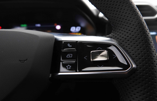 MG_MG_ZS_2652176_50.jpg MG_MG_ZS_2652176_50.jpg