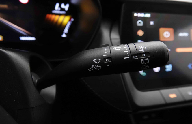 MG_MG_ZS_2652512_67.jpg MG_MG_ZS_2652512_67.jpg