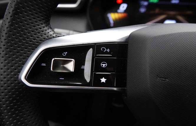 MG_MG_ZS_2652512_68.jpg MG_MG_ZS_2652512_68.jpg