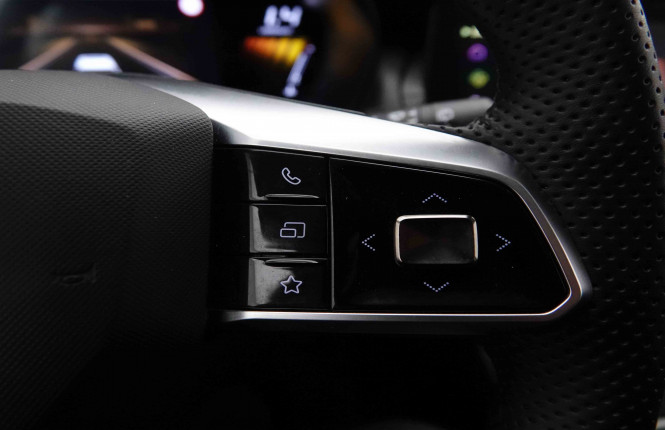 MG_MG_ZS_2652512_69.jpg MG_MG_ZS_2652512_69.jpg