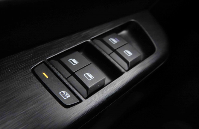 MG_MG_ZS_2652512_70.jpg MG_MG_ZS_2652512_70.jpg