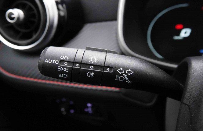 MG_MG_ZS_2652525_16.jpg MG_MG_ZS_2652525_16.jpg