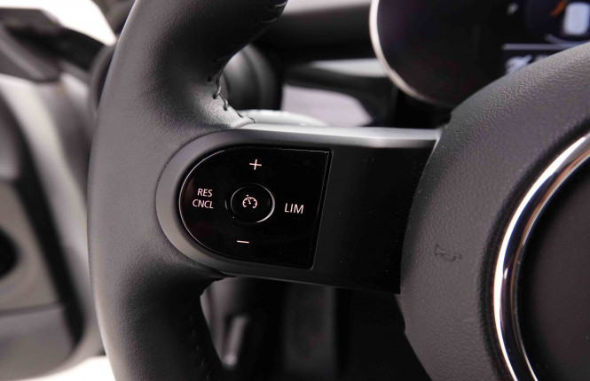 MINI_MINI_COOPERSE_2652955_20.jpg MINI_MINI_COOPERSE_2652955_20.jpg