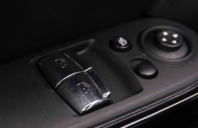 MINI_MINI_COOPERSE_2652955_23.jpg MINI_MINI_COOPERSE_2652955_23.jpg