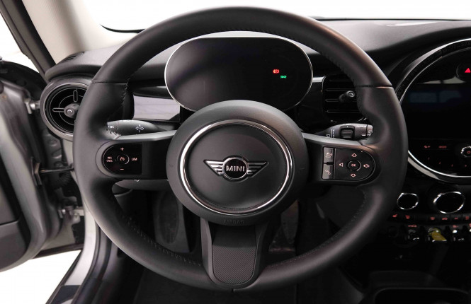 MINI_MINI_COOPERSE_2652955_9.jpg MINI_MINI_COOPERSE_2652955_9.jpg
