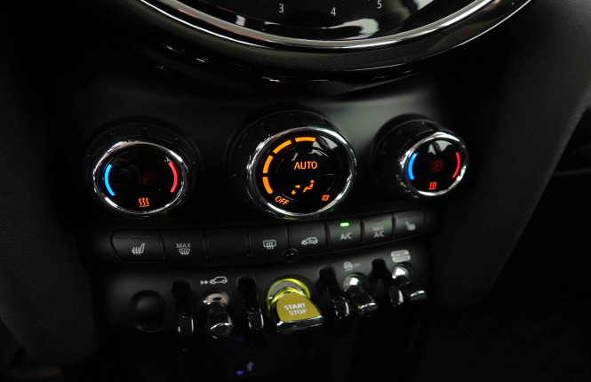 MINI_MINI_COOPERSE_2654026_13.jpg