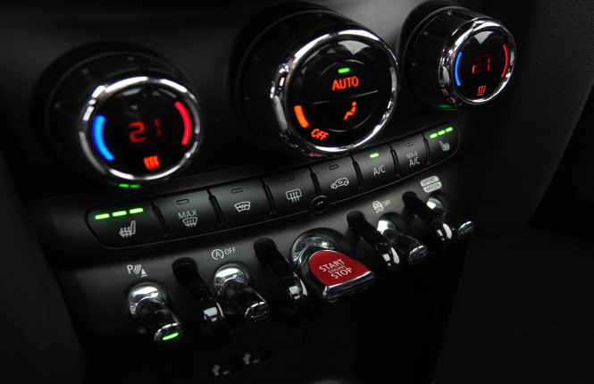 MINI_MINI_COOPERS_2550120_15.jpg