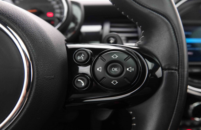 MINI_MINI_COOPERS_2550120_21.jpg