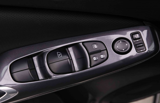 NISSAN_NISSAN_JUKE_2547613_18.jpg