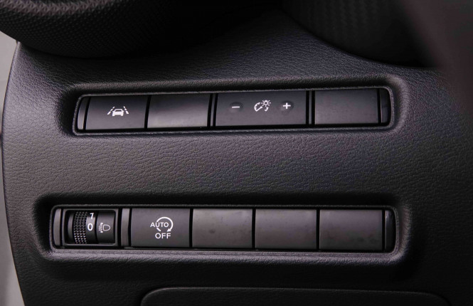 NISSAN_NISSAN_JUKE_2547613_8.jpg