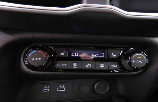 NISSAN_NISSAN_JUKE_2548795_12.jpg
