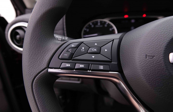 NISSAN_NISSAN_JUKE_2548795_16.jpg