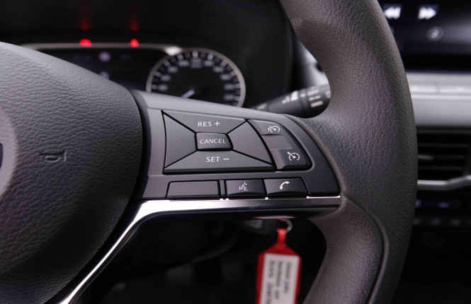 NISSAN_NISSAN_JUKE_2548795_17.jpg