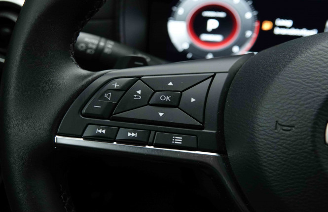 NISSAN_NISSAN_JUKE_2653192_16.jpg