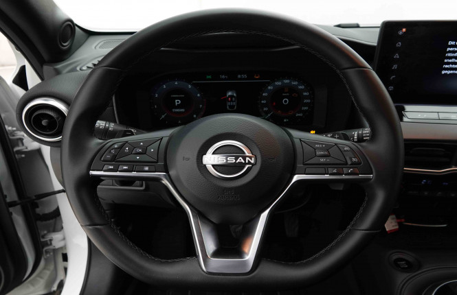 NISSAN_NISSAN_JUKE_2653192_8.jpg