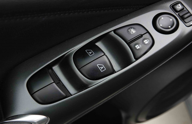 NISSAN_NISSAN_JUKE_2653193_19.jpg