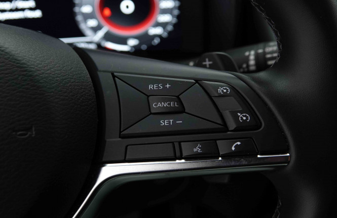 NISSAN_NISSAN_JUKE_2653194_18.jpg