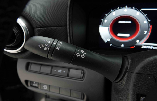 NISSAN_NISSAN_JUKE_2653356_15.jpg