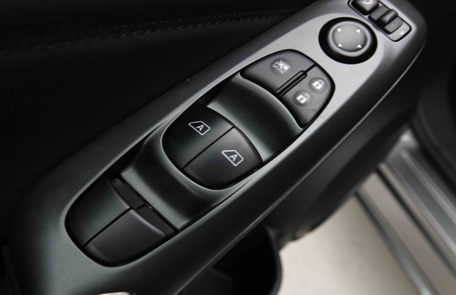 NISSAN_NISSAN_JUKE_2653356_19.jpg