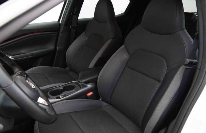 NISSAN_NISSAN_JUKE_2653358_6.jpg